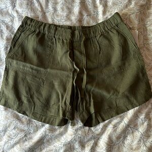 Linen shorts, NWT, size L